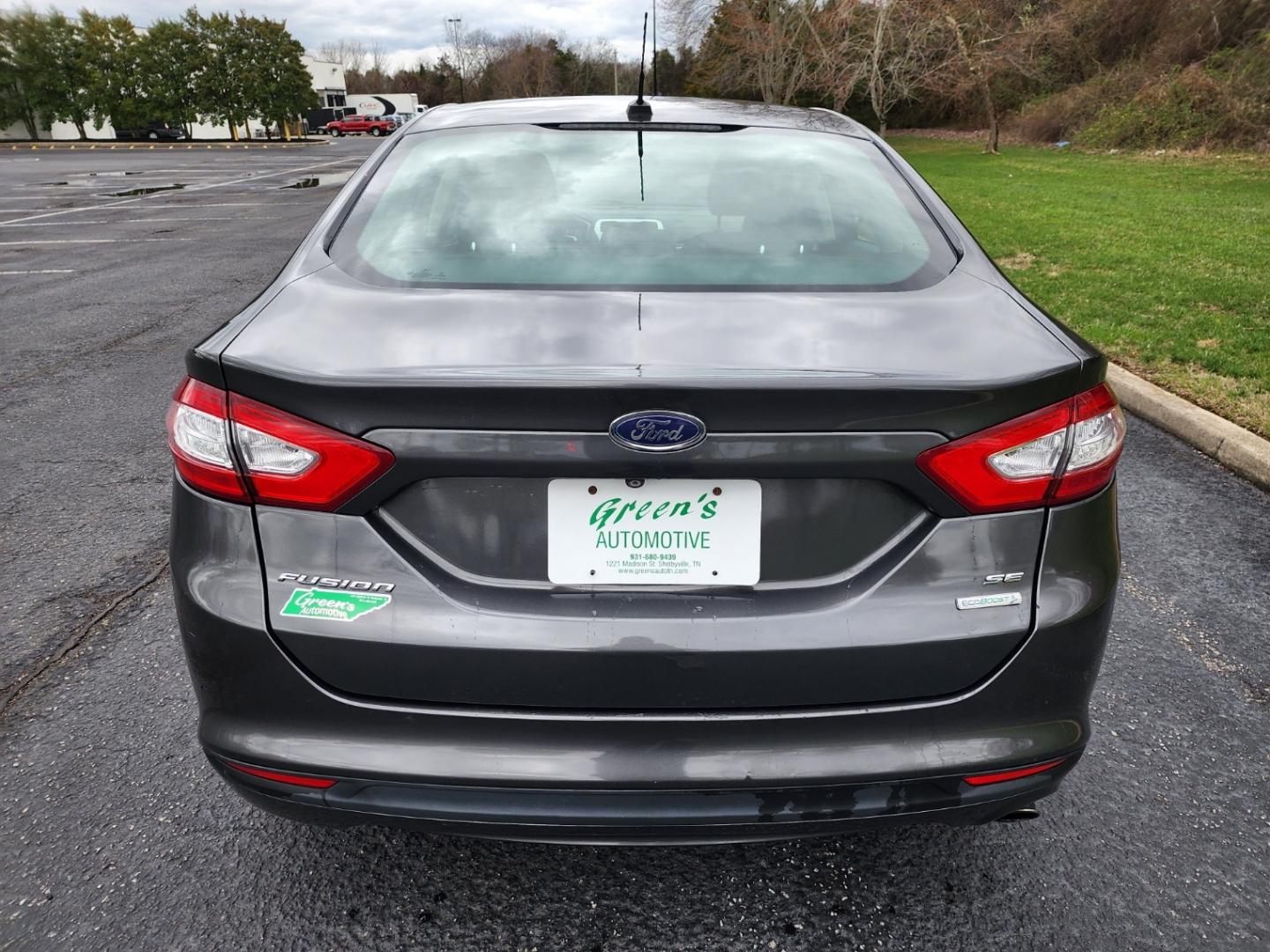 2015 Gray /Gray Ford Fusion SE (3FA6P0HD0FR) with an 1.5L L4 DOHC 16V engine, Automatic transmission, located at 1221 Madison St., Shelbyville, TN, 37160, (931) 680-9439, 0.000000, 0.000000 - Photo#2